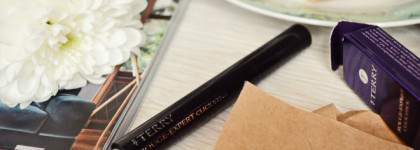 Click - Touch - Smile. By Terry Rouge Expert Click-Stick #10 Garnet Glow