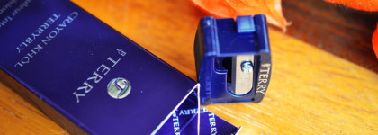 By Terry Crayon Khol Terrybly #10 Festive Gold