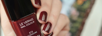 Chanel Le Vernis #573 Accessoire