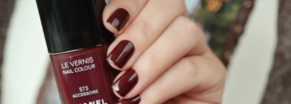 Chanel Le Vernis #573 Accessoire