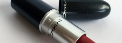 MAC Matte Lipstick Russian Red & Chanel Le Crayon Levres #57 Rouge Profond