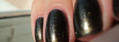 Мои лаки из прошлой коллекции Essence "Vampire's love"