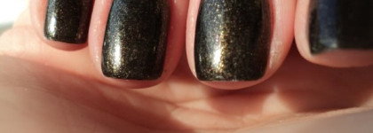 Мои лаки из прошлой коллекции Essence "Vampire's love"