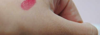 Essence  Fairytale  lipgloss #02 once upon a time - мои черничные ночи