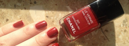 Праздничный красный Chanel Le Vernis 207 Barcelona Red