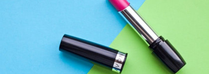 Помада "Невесомость" от Avon в оттенке Poppy Pink