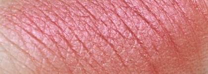 Гранатовые румяна от Sleek