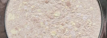 Ванильная планета. Пудра Yllozure Poudre Compacte Multicouleurs Planete, оттенок- 6 Vanille- Vanilla