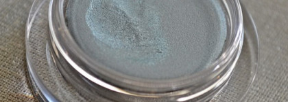 И снова кремовые тени Shiseido Makeup Shimmering Cream Eye Color SV810 Tin