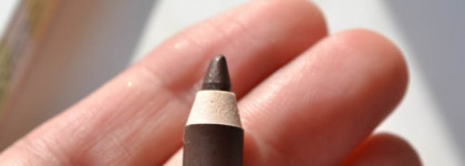 Искала замену карандашу Шанель Santal и нашла  Clinique Cream Shaper for Eyes. #105 - Chocolate Lustre