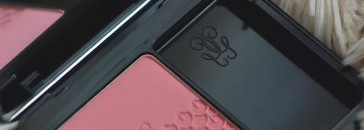 Нежные Guerlain Rose Aux Joues Tender Blush №01 Morning Rose