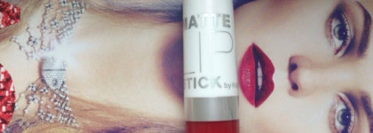 Красный друг Matte Lipstick by H&M в оттенке Dita