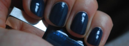 Исследую морские глубины с Mavala Smoky Blue 158