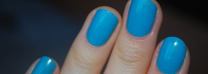 Ещё не Тиффани, но уже не хухры-мухры. China Glaze Custom Kicks 80902