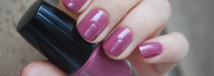 Осенняя ягодка Artdeco Ceramic Nail Lacquer №55 Japanese Cherry Blossom