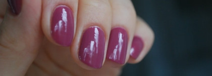 Осенняя ягодка Artdeco Ceramic Nail Lacquer №55 Japanese Cherry Blossom