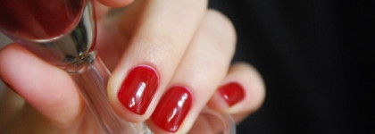 Подписано кровью, вернее, лаком Mavala Nail Color Cream 241 Red Crystal