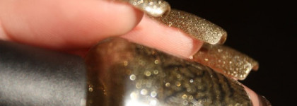 OPI Nail Laquer - All Sparkly And Gold HL E-13