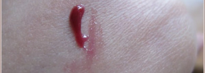 Вишня на губах с Kiko unlimited lipgloss 20