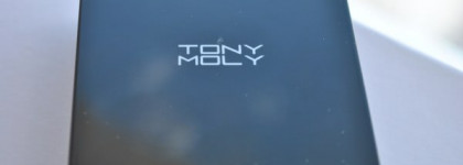 Летнее сияние  Tony Moly shimmer lover cube в оттенке 05 gold