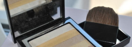 Летнее сияние  Tony Moly shimmer lover cube в оттенке 05 gold