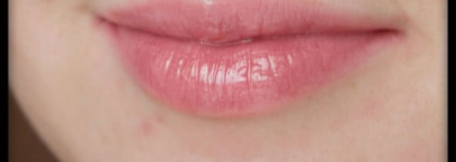 Мои любимцы от Nyx:блеск губ Nyx Mega Shine Lip Gloss, Candy Shop,147 и блеск губ Nyx Mega Shine Lip Gloss, Tea Rose,160