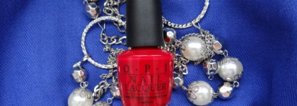 Идеальный красный найден с OPI Big Apple Red