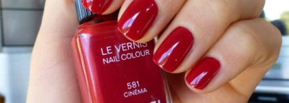 У каждой девушки есть свой любимый красный лак