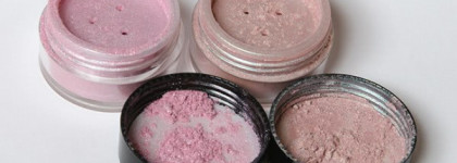 Рассыпчатые минеральные тени Bellapierre Bubble Gum (Sp091) и Wow! (Sp045)