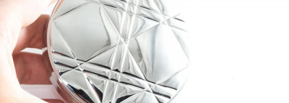 Dior Diorskin Shimmer Instant Illuminating Powder 001 With Kabuki Brush -  пудра, румяна или хайлайтер?