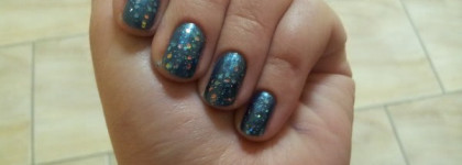 Праздник с Essense-Glorious aquarius 10 и Colorist Синяя дымка 353