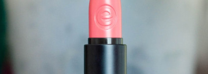 Стойкая губная помада Essence longlasting lipstick №01 coral calling