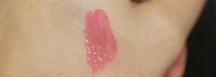 Ароматный и красивый арбузик с Loreal Infaillible Lip Glosses в оттенке 305 "Miami Vice" из серии Neon