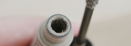 Essence eyebrow gel mascara "Make me brow"  в оттенке "blondy brows" и "browny brows"