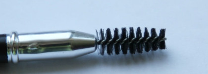 Красивые бровки с карандашом для бровей Master Shape от Maybelline New York в оттенке Deep Brown