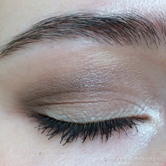 Палетка теней Revlon Colorstay 16 Hour Quad в номере 500 Addictive Intoxiquant