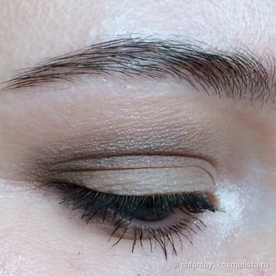 Палетка теней Revlon Colorstay 16 Hour Quad в номере 500 Addictive Intoxiquant
