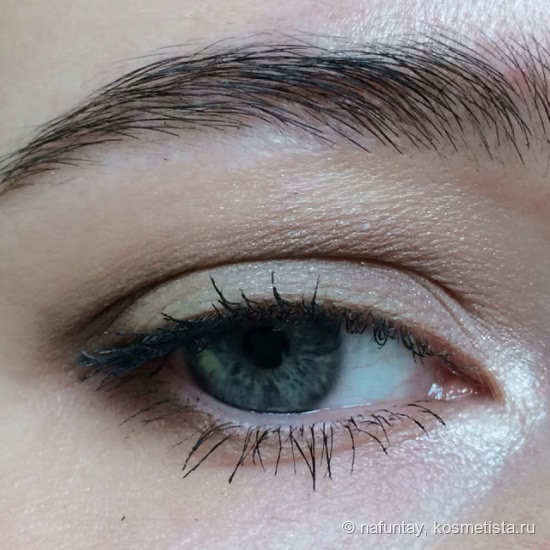 Палетка теней Revlon Colorstay 16 Hour Quad в номере 500 Addictive Intoxiquant