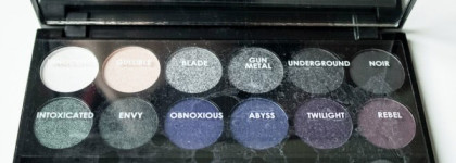 Крутая палетка теней от Sleek MakeUp I-Divine Eyeshadow Palette IN BAD Girl