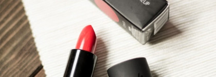 Краснее красного Sleek MakeUp True Colour Lipstick в оттенке OMG 784