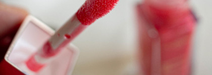 Новинка, которую я долго ждала - Clarins Lip Comfort Oil Shimmer в оттенке 06 pop coral