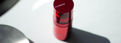 Мой новый дружочек - Концентрат с эффектом лифтинга для кожи вокруг глаз Clarins Total Eye Lift