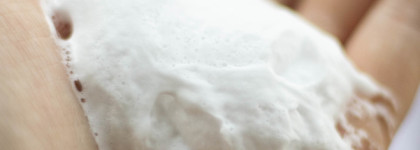 Ситуация: нет горячей воды, поэтому достаем got2b Fresh It Up сухой шампунь-мусс для волос