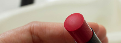 Владеть тобой одно сплошное удовольствие. Мой первый продукт для губ: Chanel Les Beiges Healthy Glow Hydrating Lip Balm Medium