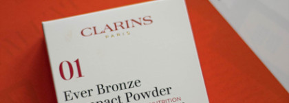 Холодной зимой рисую на своем лице загар вместе с новинкой Clarins Ever Bronze 01