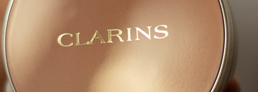 Холодной зимой рисую на своем лице загар вместе с новинкой Clarins Ever Bronze 01