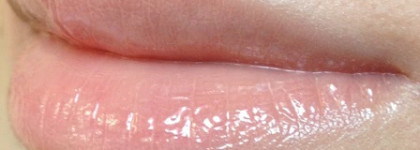 А любите ли Вы Clarins Eclat Minute Instant Light Natural Lip Perfector — Блеск для губ  #03 nude shimmer?