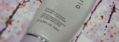 Осветляющая пенка для умывания Tony Moly Floria Flower Energy Foam Cleanser