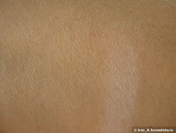 Пудра Guerlain Blanc de Perle Bright and Scuilpt Foundation SPF 20 PA++ 01 Beige Pale