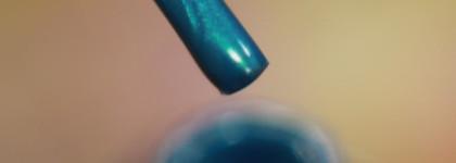 Happy New...Cats! с Kiko Nail Lacquer #527 Metallic Emerald Green